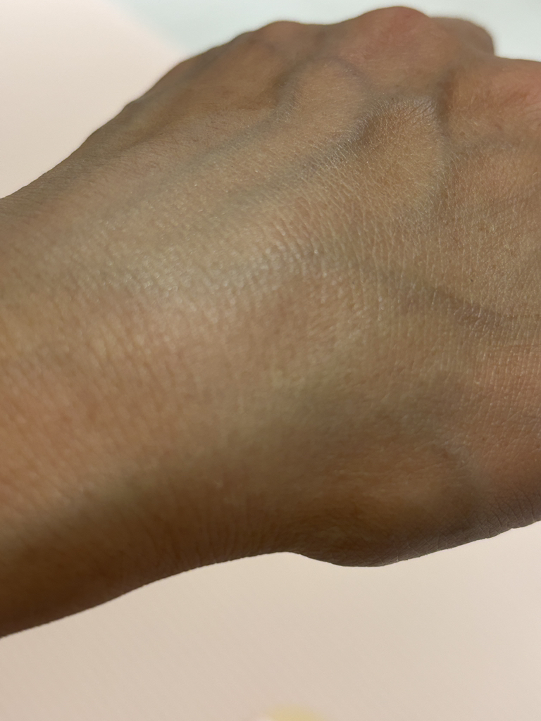 웨이크메이크 (wakemake) 워터 글로우 코팅밤 [SPF30/PA++] [02 바닐라아이보리] review image