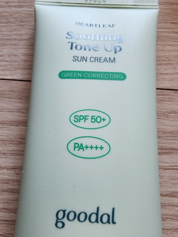 구달 (goodal) 어성초 진정 그린 톤업선크림 [SPF50+/PA++++] review image