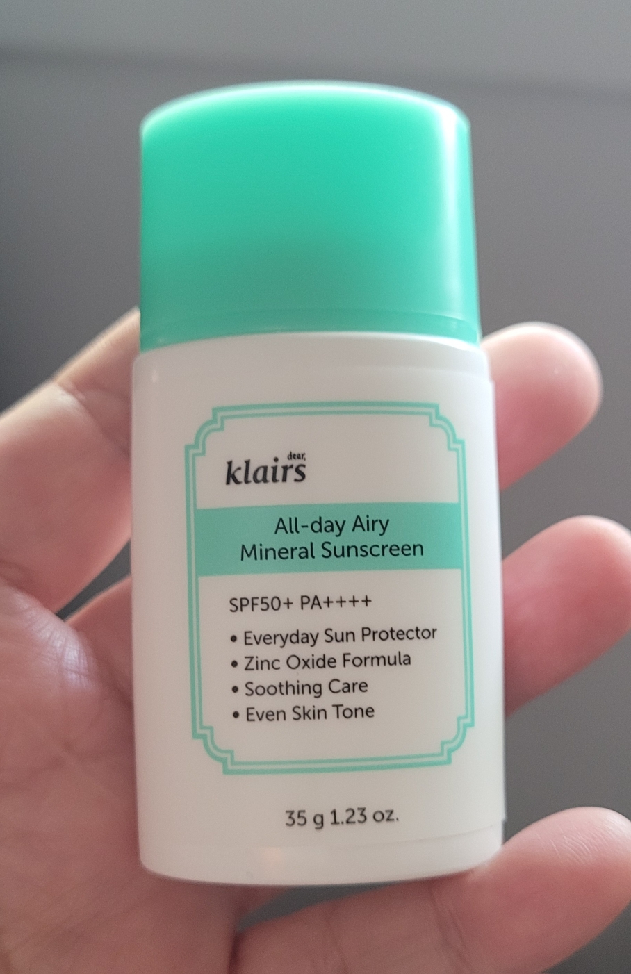 디어클레어스 (dearKlairs) 올 데이 에어리 무기자차 선크림 [SPF50+/PA++++] review image