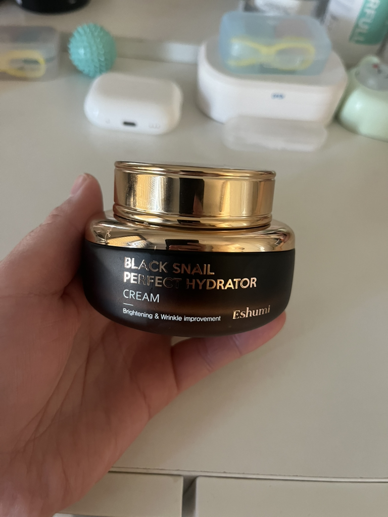 Eshumi Black Snail Hydrator Cream | Hwahae Global