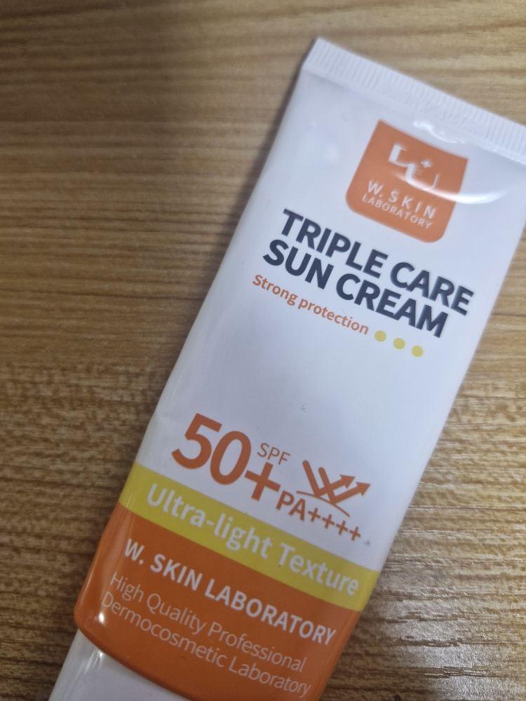 W.피부연구소 (W.SKINLABORATORY) 트리플케어 선크림 [SPF50+/PA++++] review image