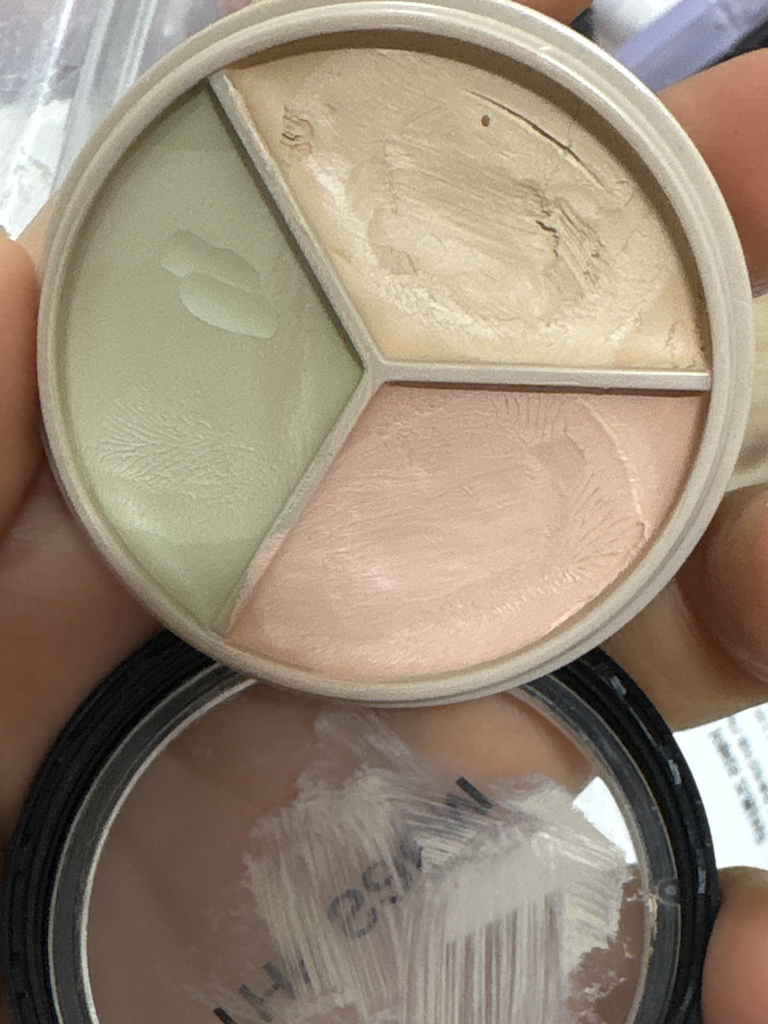 더샘 (theSAEM) 커버 퍼펙션 트리플 팟 컨실러 [03 코렉트업베이지] review image