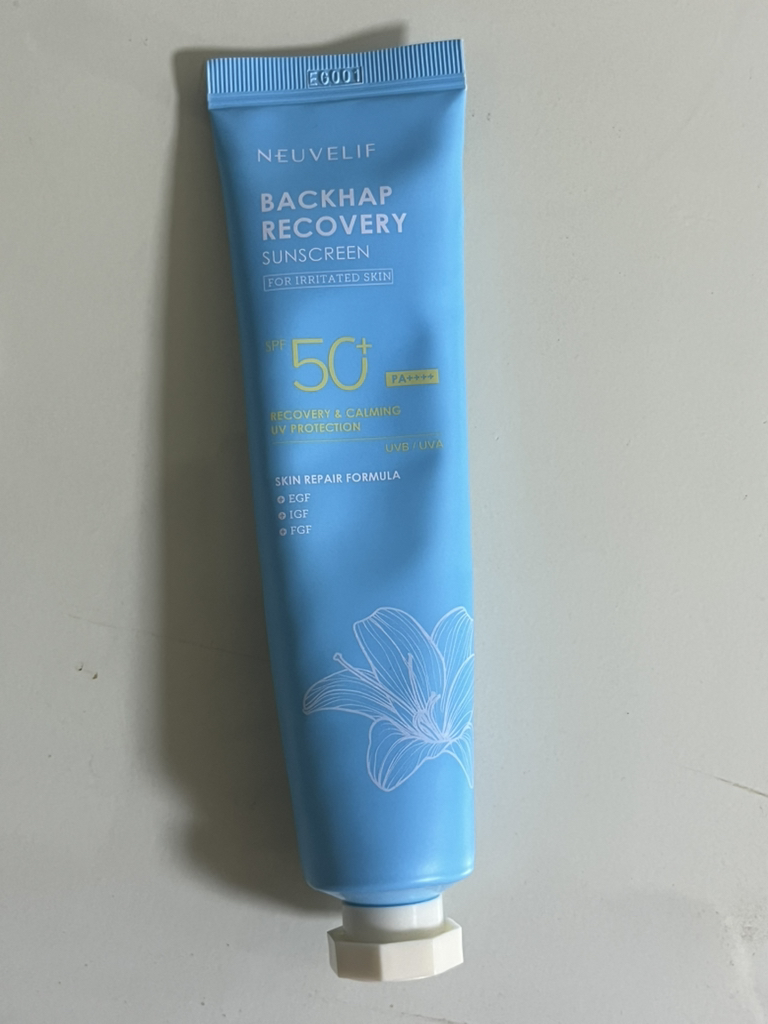 뉴베리프 (NEUVELIF) 백합 리커버리 선크림  [SPF50+/PA++++] review image