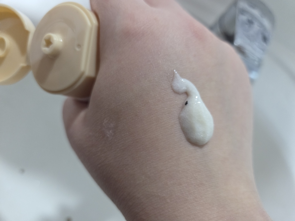 이즈앤트리 (IsNtree) 참마 비건 약산성 클렌저 review image