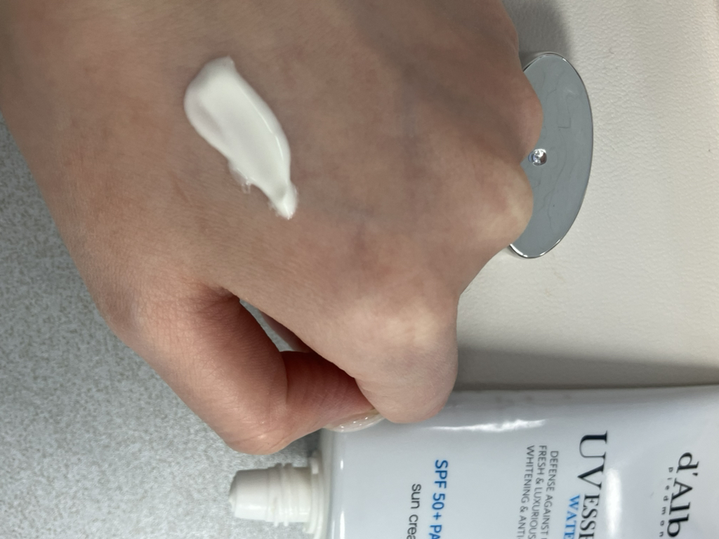 달바 (d'Alba) 워터풀 선크림 [SPF50+/PA++++] [에센스] review image