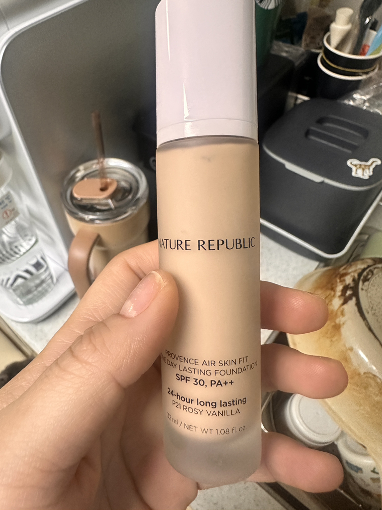 네이처리퍼블릭 (NATUREREPUBLIC) 프로방스 에어 스킨 핏 원데이 래스팅 파운데이션 [SPF30/PA++] [P21 로지바닐라] review image