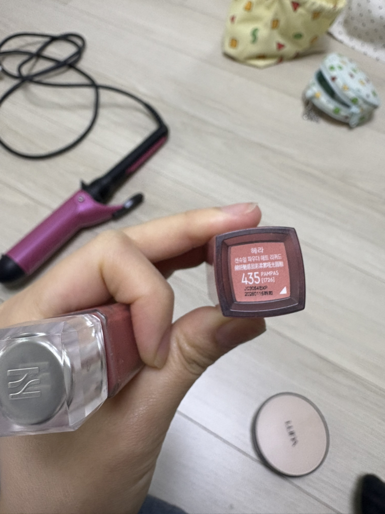 헤라 (HERA) 센슈얼 파우더 매트 리퀴드 [435호 팜파스] review image