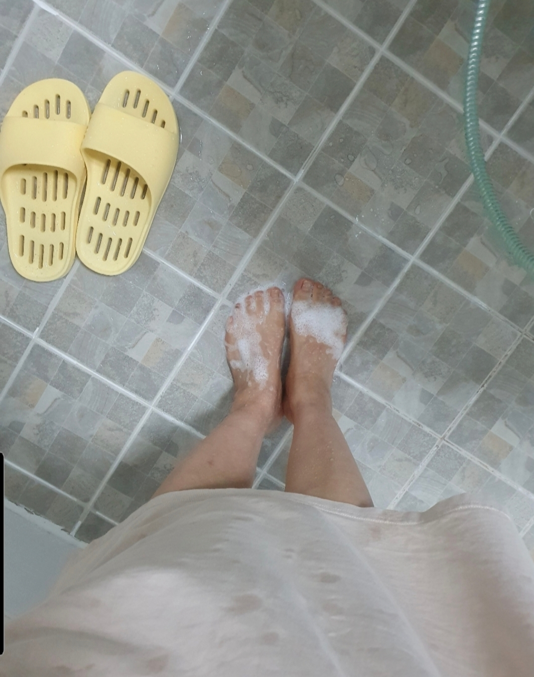 온더바디 (ON:THEBODY) 발을씻자 코튼풋샴푸 [자몽향] review image