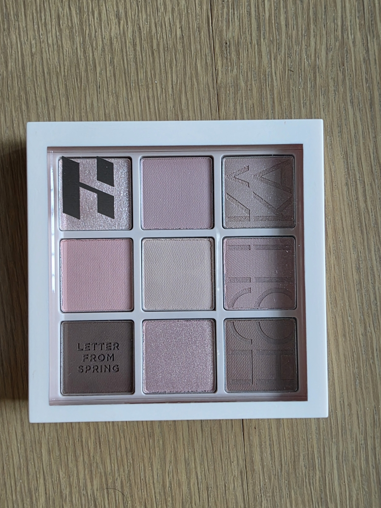 HOLIKAHOLIKA Paleta de ojos MyFave Mood [11 letras de primavera]. review image