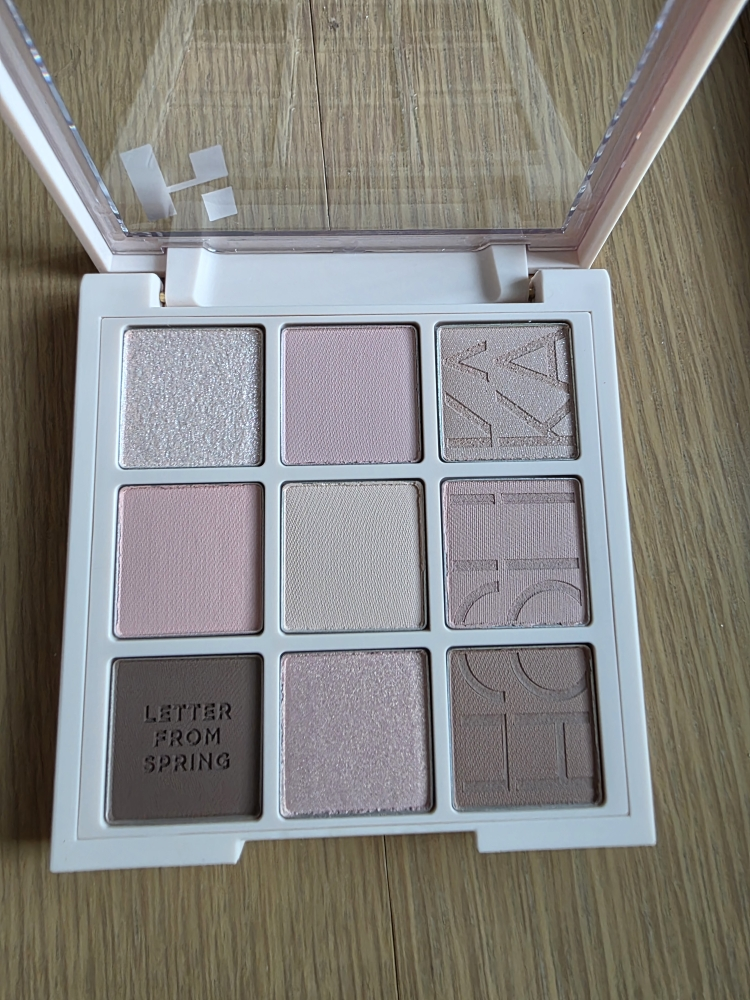 HOLIKAHOLIKA Paleta de ojos MyFave Mood [11 letras de primavera]. review image