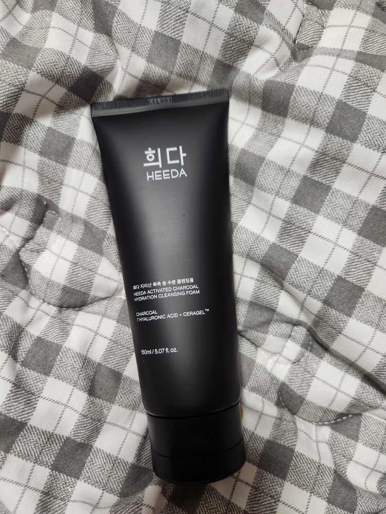 희다 (HEEDA) 지리산 촉촉 숯 수분 클렌징폼 review image