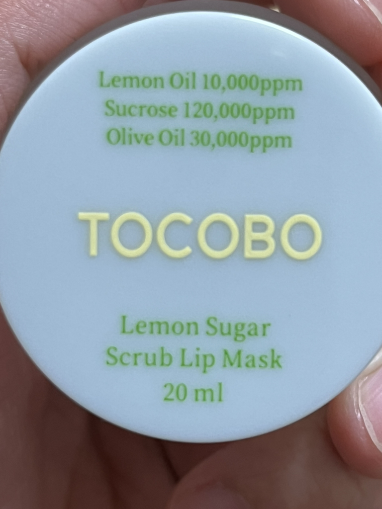 TOCOBO 柠檬糖磨砂唇膜 review image