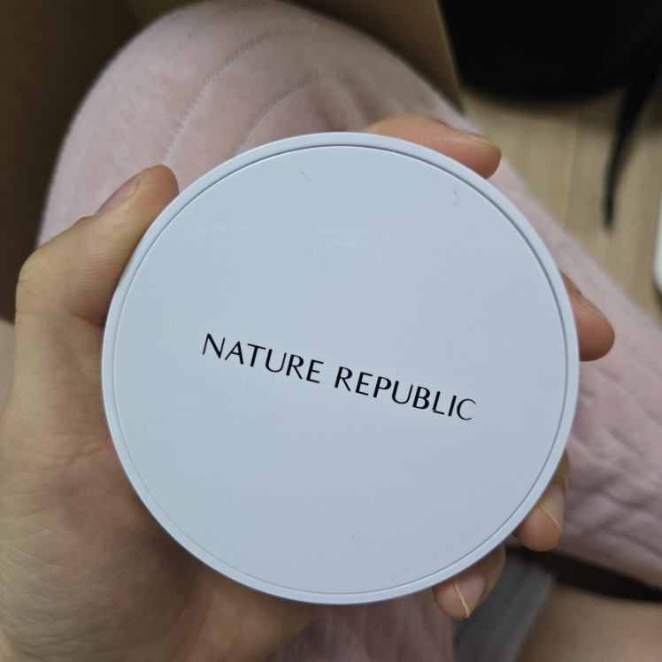 네이처리퍼블릭 (NATUREREPUBLIC) 그린더마 마일드 시카 세럼 커버 쿠션 [SPF50+/PA+++] [01 라이트베이지] review image