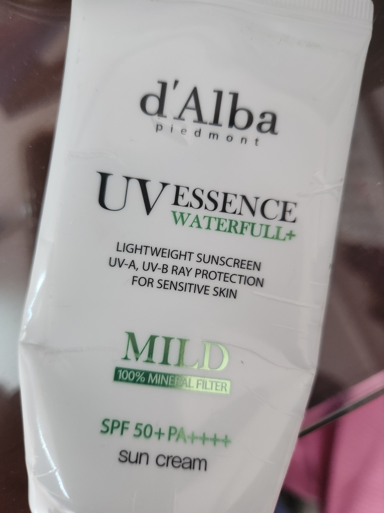 d'Alba Protector solar para piscinas de agua [SPF50+/PA++++] [Suave] review image