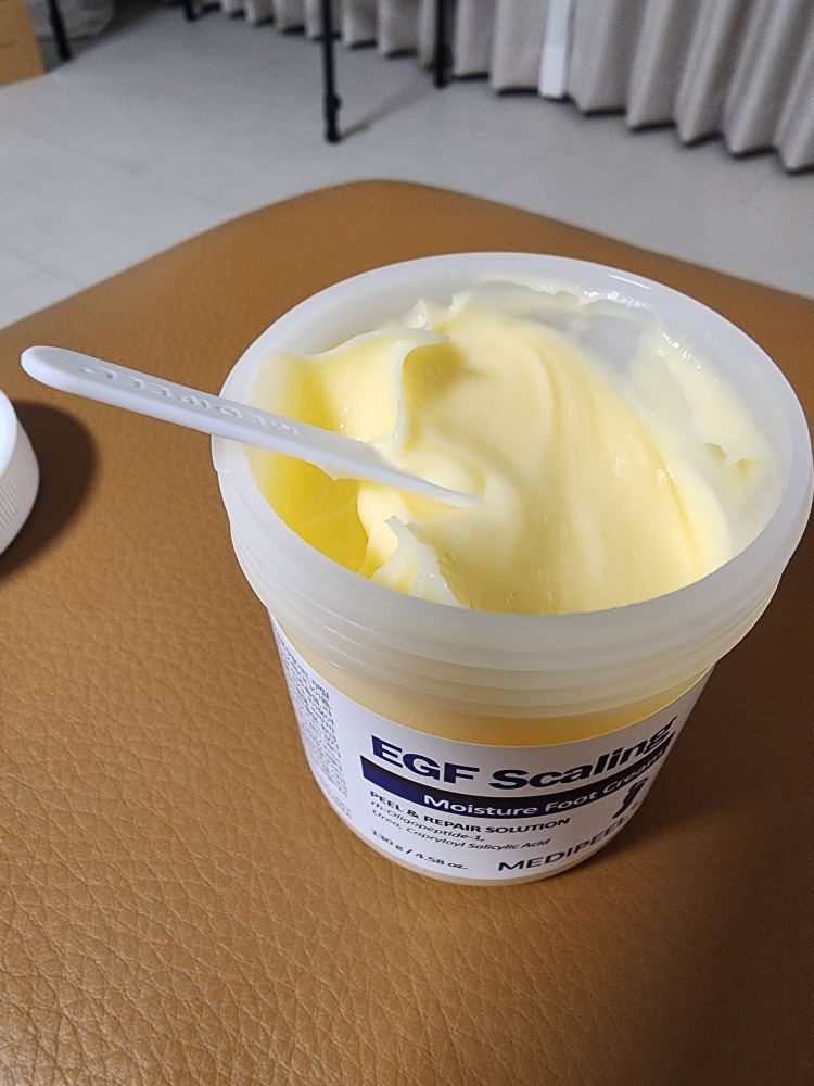메디필 (MEDIPEEL) EGF 스케일링 모이스처 풋 크림 review image