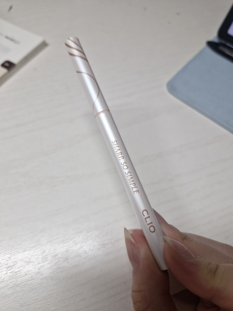 클리오 (CLIO) 샤프 쏘 심플 워터프루프 펜슬라이너 [7호 크리미아이보리] review image