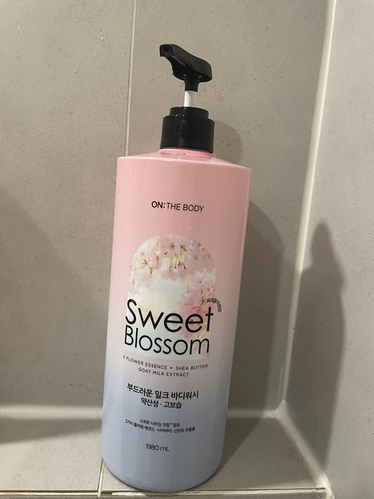 온더바디 (ON:THEBODY) 플라워 바디워시 [체리블라썸] review image