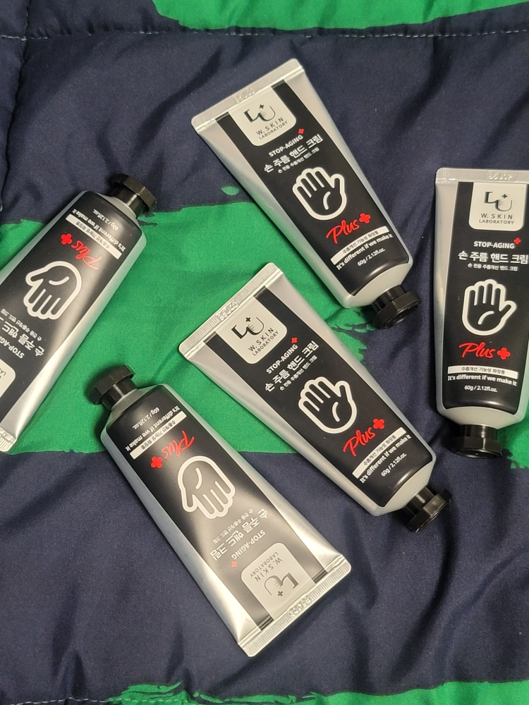 W.피부연구소 (W.SKINLABORATORY) 스탑에이징 손주름 핸드크림 플러스 review image