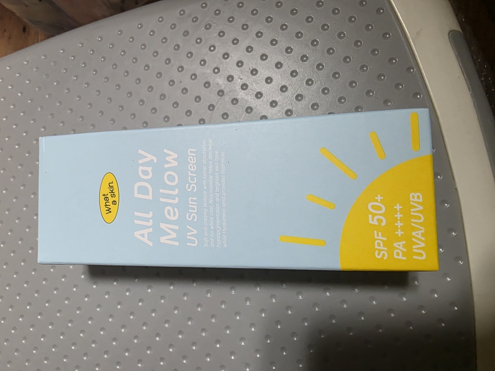 와더스킨 (Whataskin) 올데이 멜로우 유브이 선크림 [SPF50+/PA++++] review image