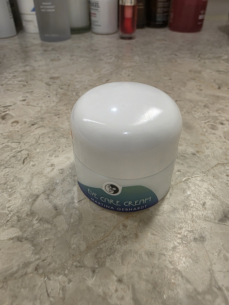 MARTINAGEBHARDT Kem mắt bơ review image