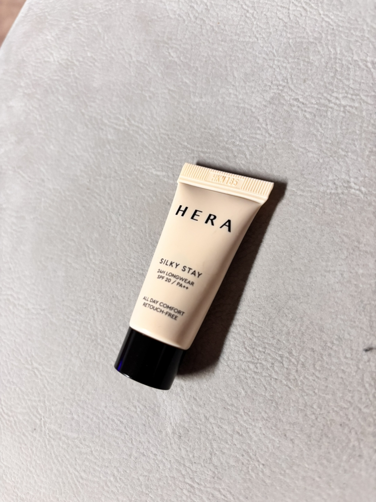 헤라 (HERA) 실키 스테이 24H 롱웨어 파운데이션 [SPF20/PA++] [21N1 바닐라] review image