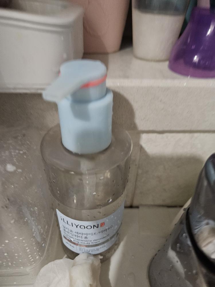 일리윤 (ILLIYOON) 세라마이드 더마 6.0 클렌징워터 폼 review image