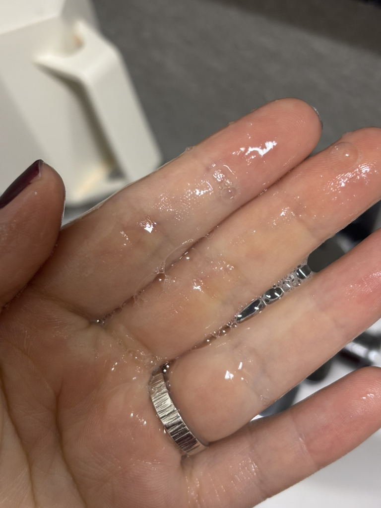 려 (Ryo) 루트젠 여성맞춤볼륨 탈모증상전문케어 샴푸 review image