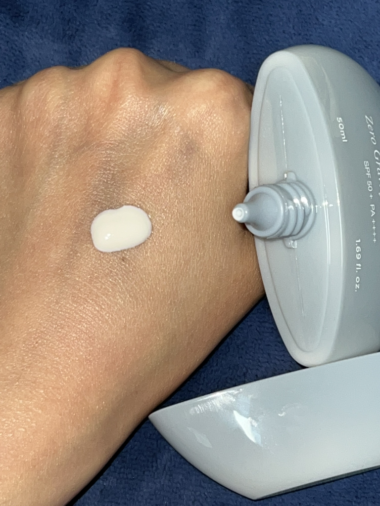 배드스킨 (BADSKIN) 제로 그래비티 선 에센스 [SPF50+/PA++++] review image