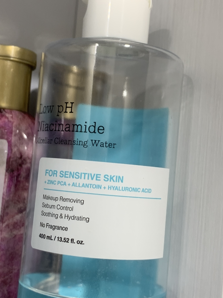 COSRX Niacinamide Micellar Cleansing Water with Mild Acidic pH review image