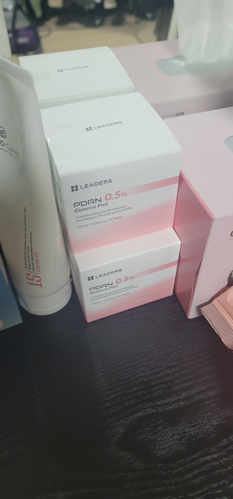 리더스 (LEADERS) PDRN 0.5% 에센스 패드 review image