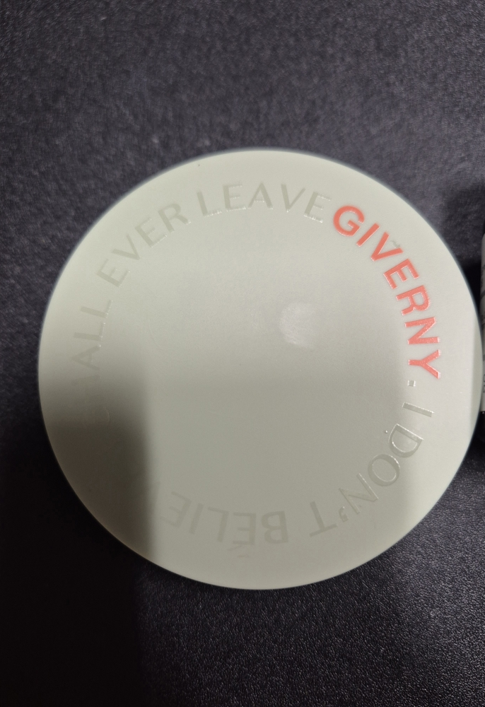 GIVERNY Cojín de ajuste ceñido [SPF40/PA++] [21NW beige claro]. review image