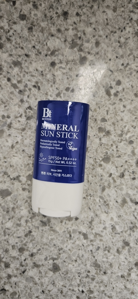 벤튼 (BENTON) 무기자차 선스틱 [SPF50+/PA++++] review image