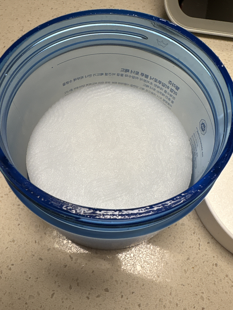 웰라쥬 (WELLAGE) 리얼 히알루로닉 블루 토너 패드 review image