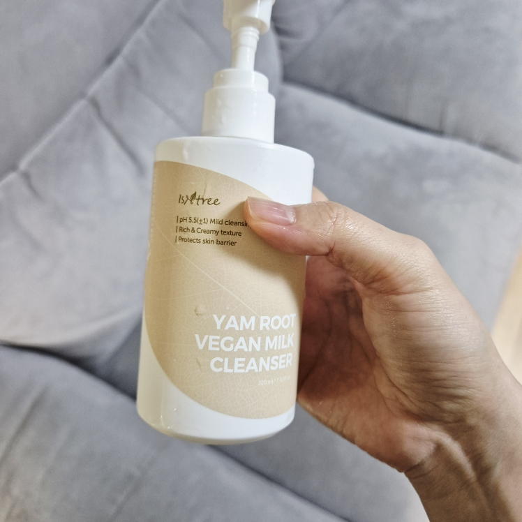 이즈앤트리 (IsNtree) 참마 비건 밀크 클렌저 review image