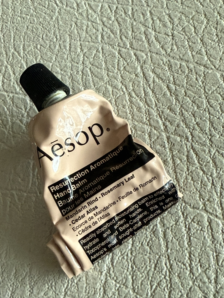 이솝 (Aesop) 레저렉션 아로마틱 핸드 밤 review image