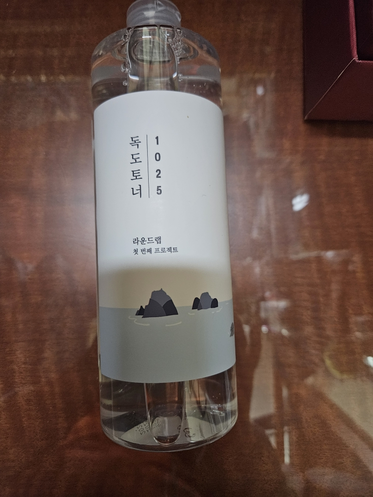 ROUNDLAB 1025 Toner Dokdo review image