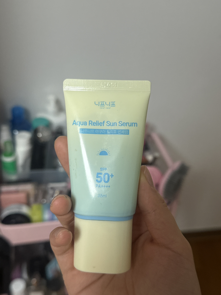 니프니프 (neafneaf) 아쿠아 릴리프 선 세럼 [SPF50+/PA++++] review image