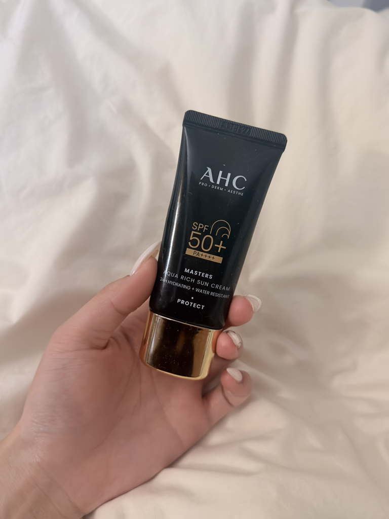 AHC Crema solar Aqua Rich de Master [SPF50+/PA++++] review image
