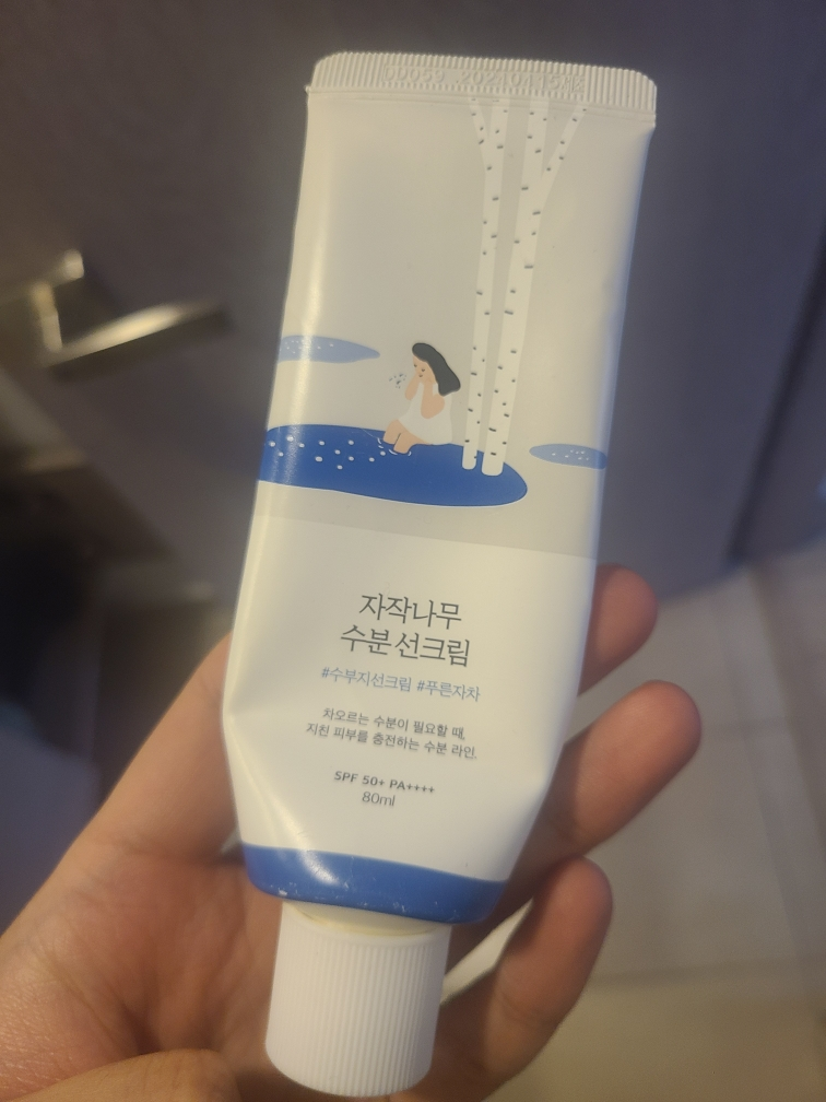 柔恩莱 白桦树水分防晒霜 [SPF50+/PA++++] review image