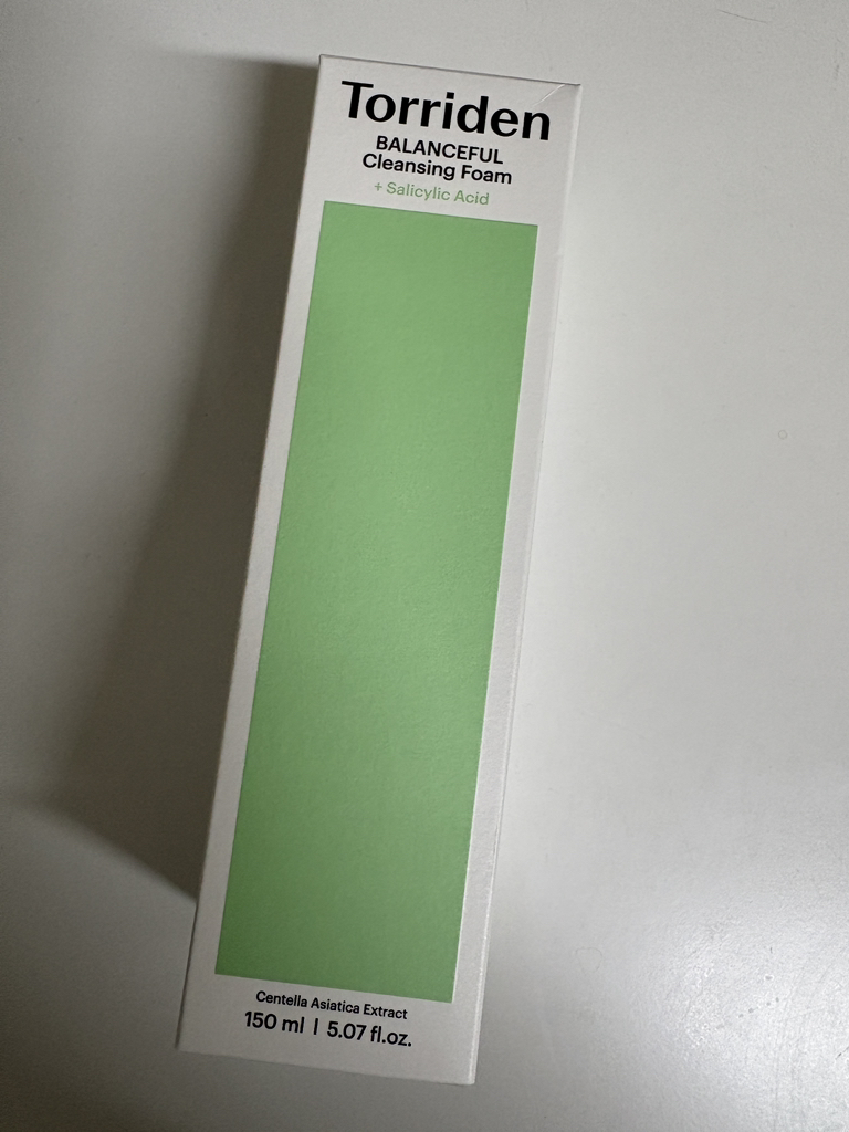 토리든 (Torriden) 밸런스풀 시카 포어 클렌징 폼 review image