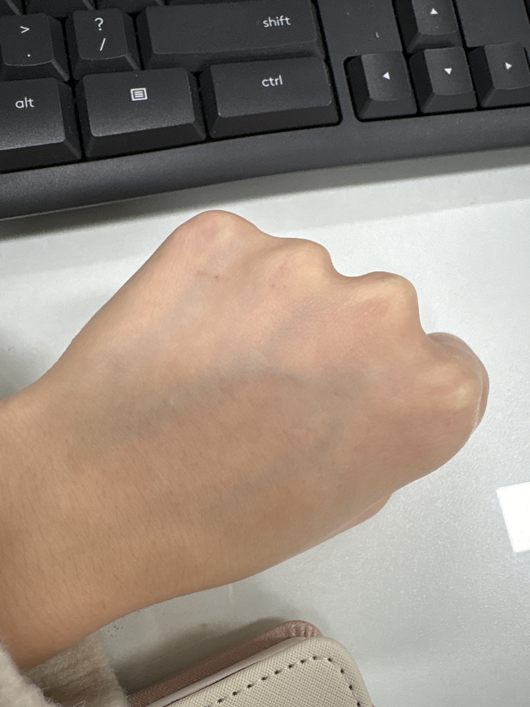 웨이크메이크 (wakemake) 워터 글로우 코팅밤 [SPF30/PA++] [02 바닐라아이보리] review image