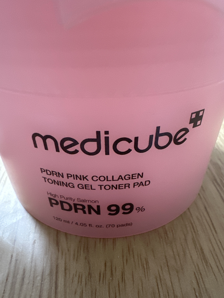 메디큐브 (medicube) PDRN 핑크 콜라겐 토닝 겔 토너 패드 review image