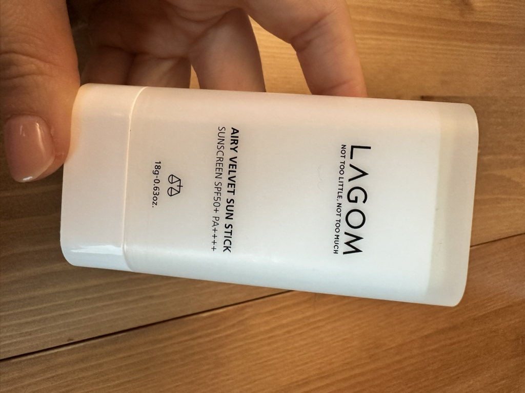 라곰 (LAGOM) 에어리 벨벳 선 스틱 [SPF50+/PA++++] review image