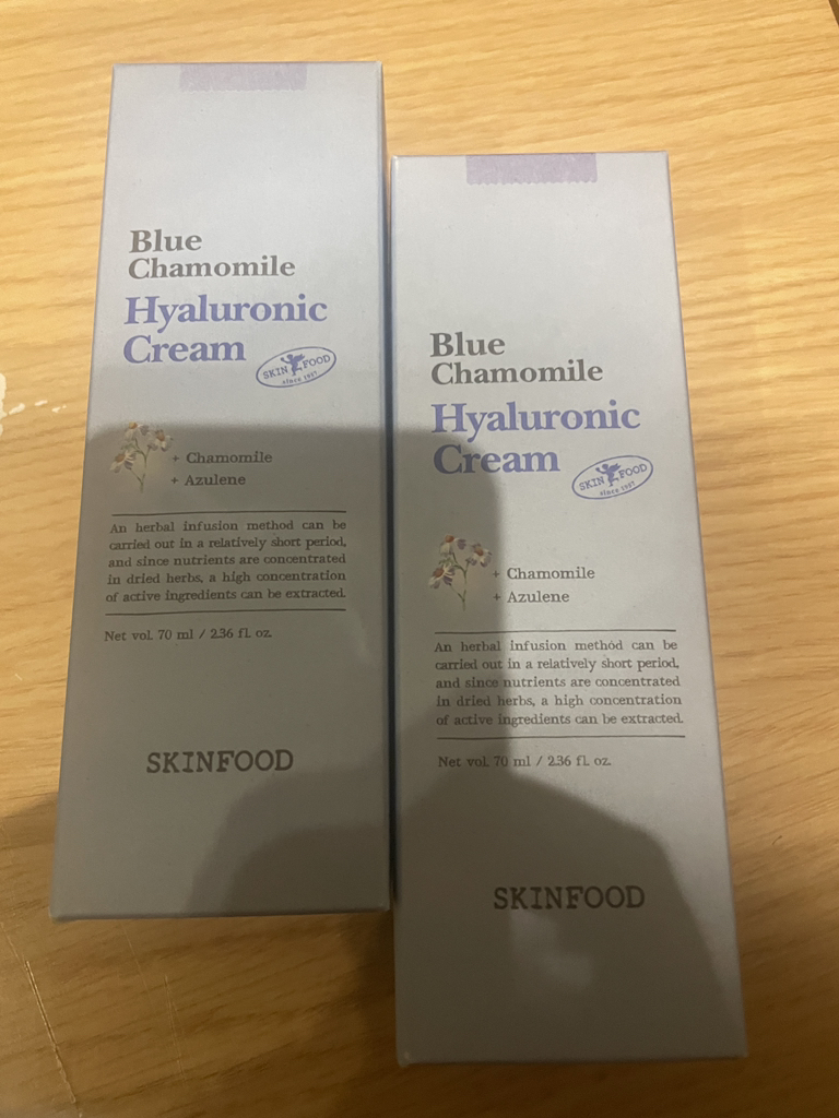 스킨푸드 (SKINFOOD) 블루 캐모마일 히알루로닉 크림 review image