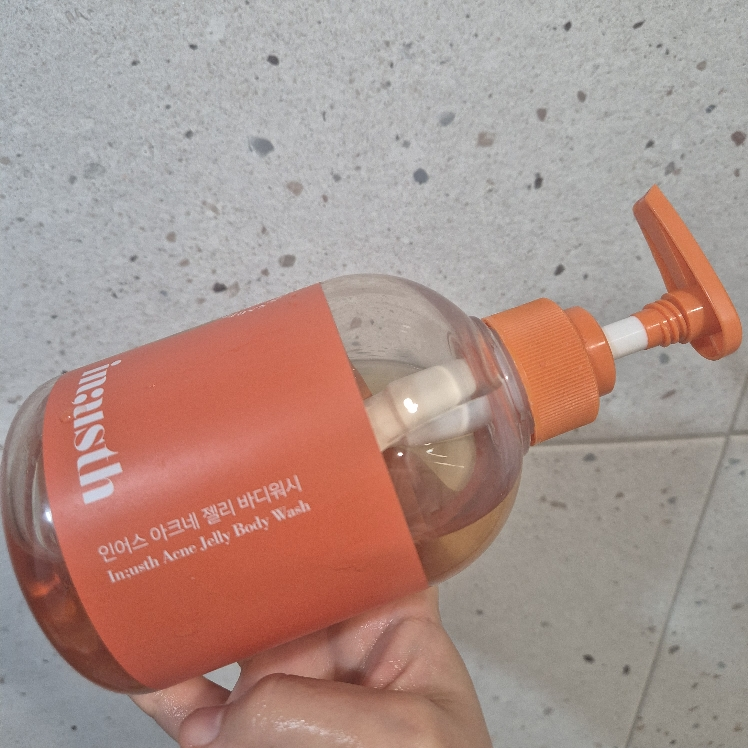 인어스 (in;usth) 아크네 젤리 바디워시 review image