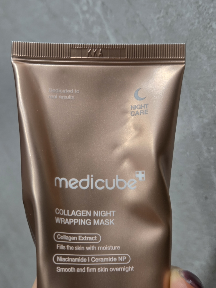 메디큐브 (medicube) 콜라겐 나이트 랩핑 마스크 review image