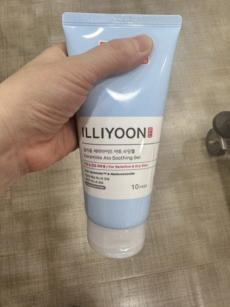 일리윤 (ILLIYOON) 세라마이드 아토 수딩 젤 review image
