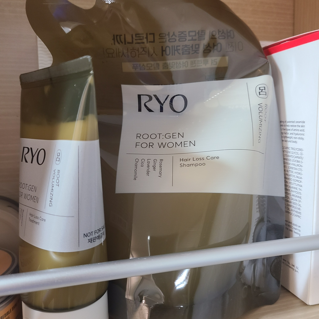 려 (Ryo) 루트젠 여성맞춤볼륨 탈모증상전문케어 샴푸 review image