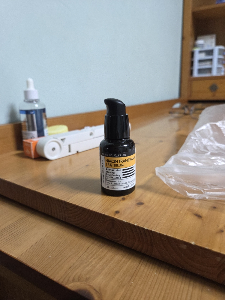 DERMAFACTORY Niacin Tranexamic Acid 13% Serum review image