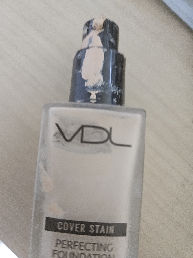 VDL (브이디엘) 커버스테인 퍼펙팅 파운데이션 [SPF35/PA++] [V02] review image